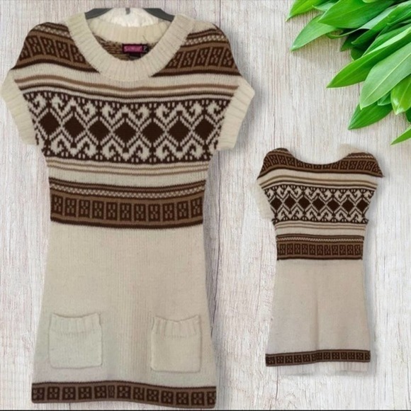Say What? Tops - 𝅺Say What? Tribal Stripe Sweater Knit Tunic Brown Cream Size M